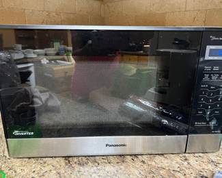 Working microwave