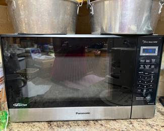Panasonic working microwave