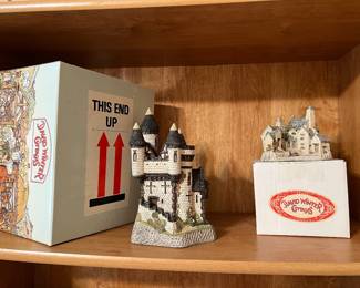 The David Winter cottages have been stored in their original boxes. They are imperfect condition.