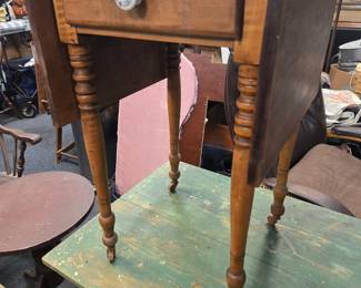 Early dropleaf stand w/drawer and turned legs.
