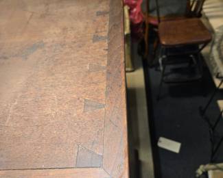 Dovetailed case top and bottom.