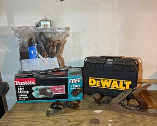 DeWalt  Power Sanders, Hand Planers, Rubber Mallet  Sandpaper Tool Lot