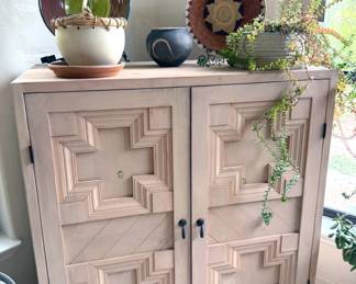 Entertainment console/cabinet