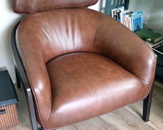 Leather armchair (Margallo style)