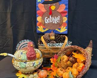 Thanksgiving Turkey And Harvest Decor Collection
