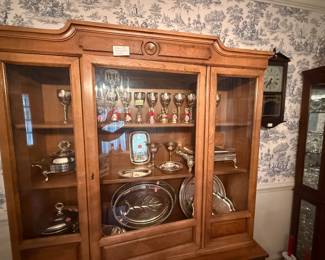 China cabinet 