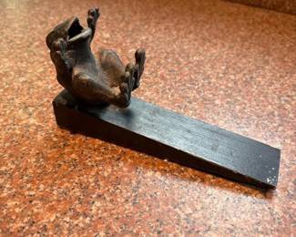 031 frogdoorstopcastmetalandwood