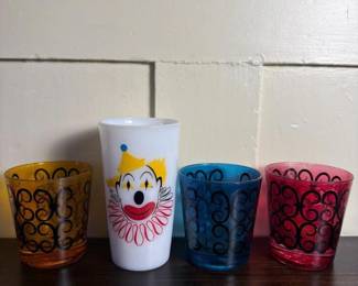 224 vintagefredpressglassesandclownmil