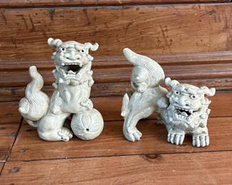 013 pairofasianstyleglazedceramicguard