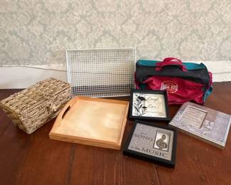 128 assortedstorageandframedsentimentde