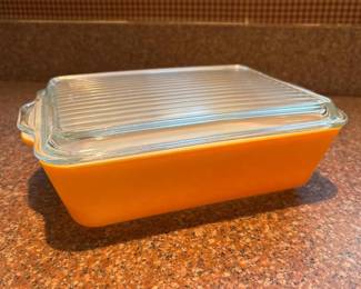 183 vintagepyrexorangeglasscoveredbakin