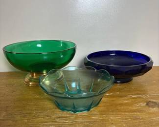 073 threemcmbluegreenartglassbowls