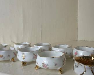 240 porcelainfootedopensaltswithmother