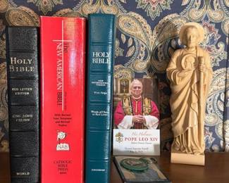 229 saintjudethaddeusfigureandbibles