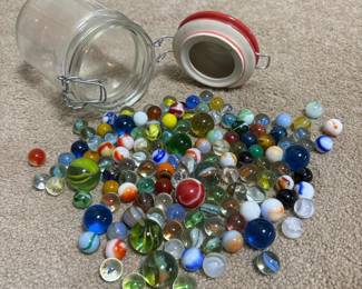 009 jarofvintageglassmarbles
