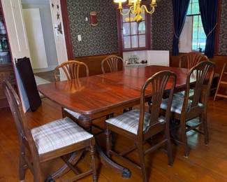 251 diningtableandchairsinthehepplewhi
