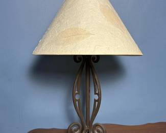 096 tablelampwithwroughtironbase