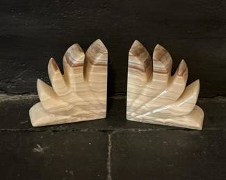 131 pairofpolishedbandedstonebookends