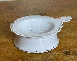067 vintageporcelainteastrainerwithdrip