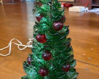 015 glasschristmastreewithredornaments