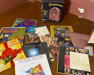 278 crosleycathedralstyleradiowithassor