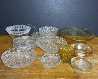 076 vintagepressedglassbowlsanddishes