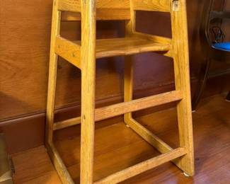 245 woodenrestaurantstylehighchair