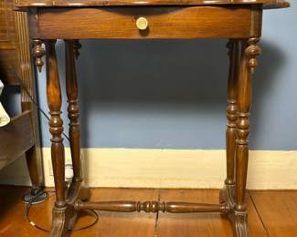 095 vintagewoodsidetablewithdrawer