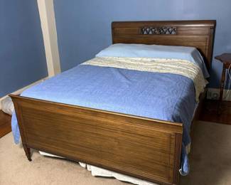 094 vintagewoodenfullsizebedframe