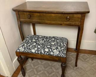 097 vintagewoodendeskupholsteredbench