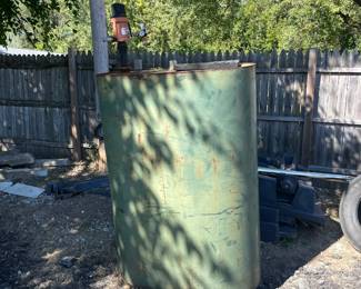 oil storage drum with phenamatic pump and guage 