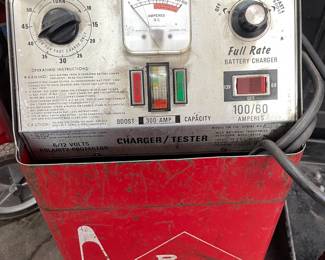 vintage battery charger, works good