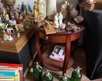 MAIN LEVEL - FRONT ROOM