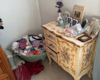 2ND LEVEL - BEDROOM 2 (SECOND LEFT)
