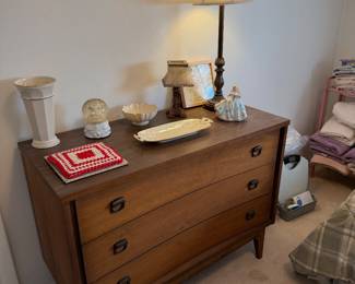 2ND LEVEL - BEDROOM 1 (FIRST LEFT)