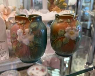 Pair of Roseville pottery "White Rose" pattern vases 
