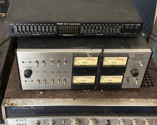 Lot 123: Vintage Audio Equipment and Turntable