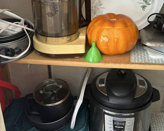 Lot 108: Kitchen Appliances and Bakeware Assortment
