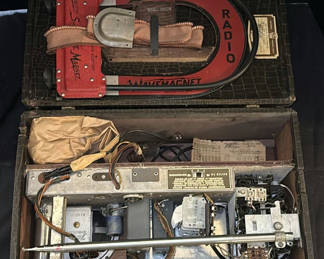 Lot 31: Vintage Zenith Wavemagnet Radio Antenna and RCA VHS Camcorder Kit