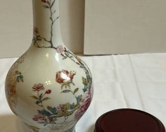 Lot 200: Lenox Floral Porcelain Vase with Wooden Stand