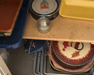 Lot 109: Assorted Baking Pans, Serving Trays, Decorative Tins, and Dishware