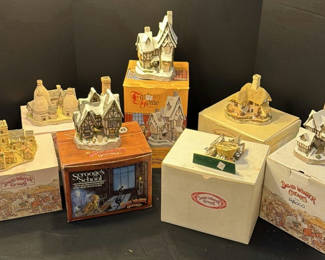 Lot 147: David Winter Cottages Collectible Miniature Buildings