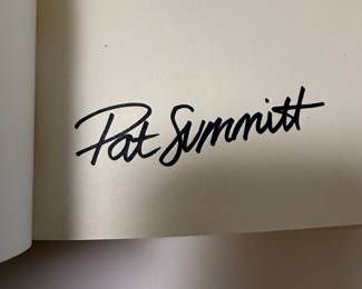 Sum It Up: 1,098 Victories, a Couple of Irrelevant Losses, and a Life in Perspective by Pat Summitt (Autographed Copy)