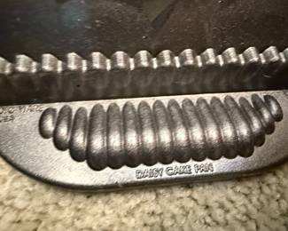 Nordic Ware Heritage Bundt and Daisy Cake Pans