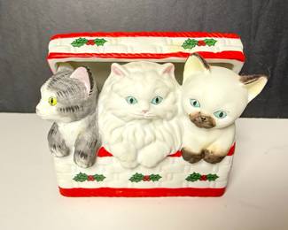 Mann Christmas Cats Music Box