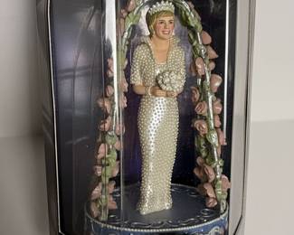 1998 Carlton Cards Diana, Princess of Wales Heirloom Ornament