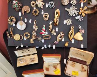 Beautiful vintage brooches