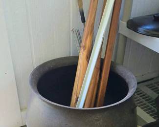 Vast Iron cauldrin