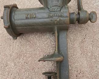 E.C. Simmons Keen Kutter manual cast-iron meat grinder Model K110