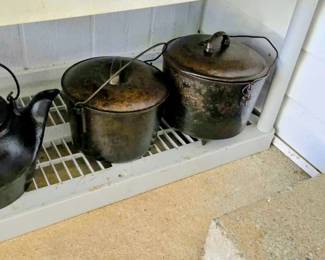 Vintage dutch ovens